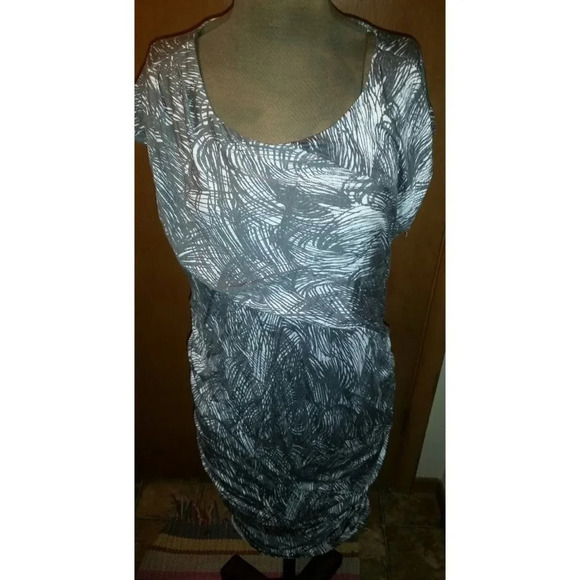 "A Pea In The Pod" Gray/White Printed Maternity Cap Sleeve Dress   Size Large - Picture 1 of 2